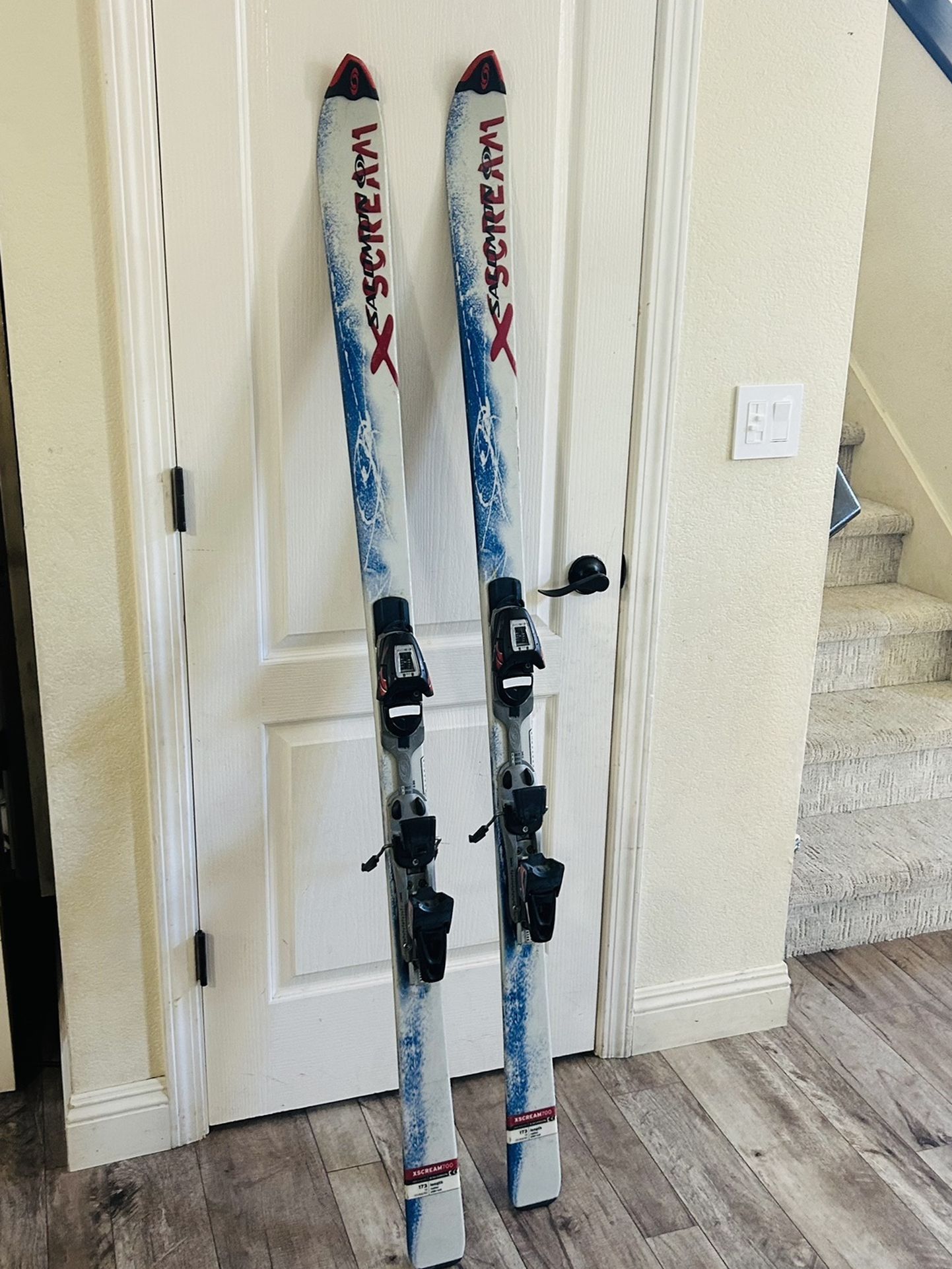 SALOMON SKIS WITH BINDINGS 173cm
