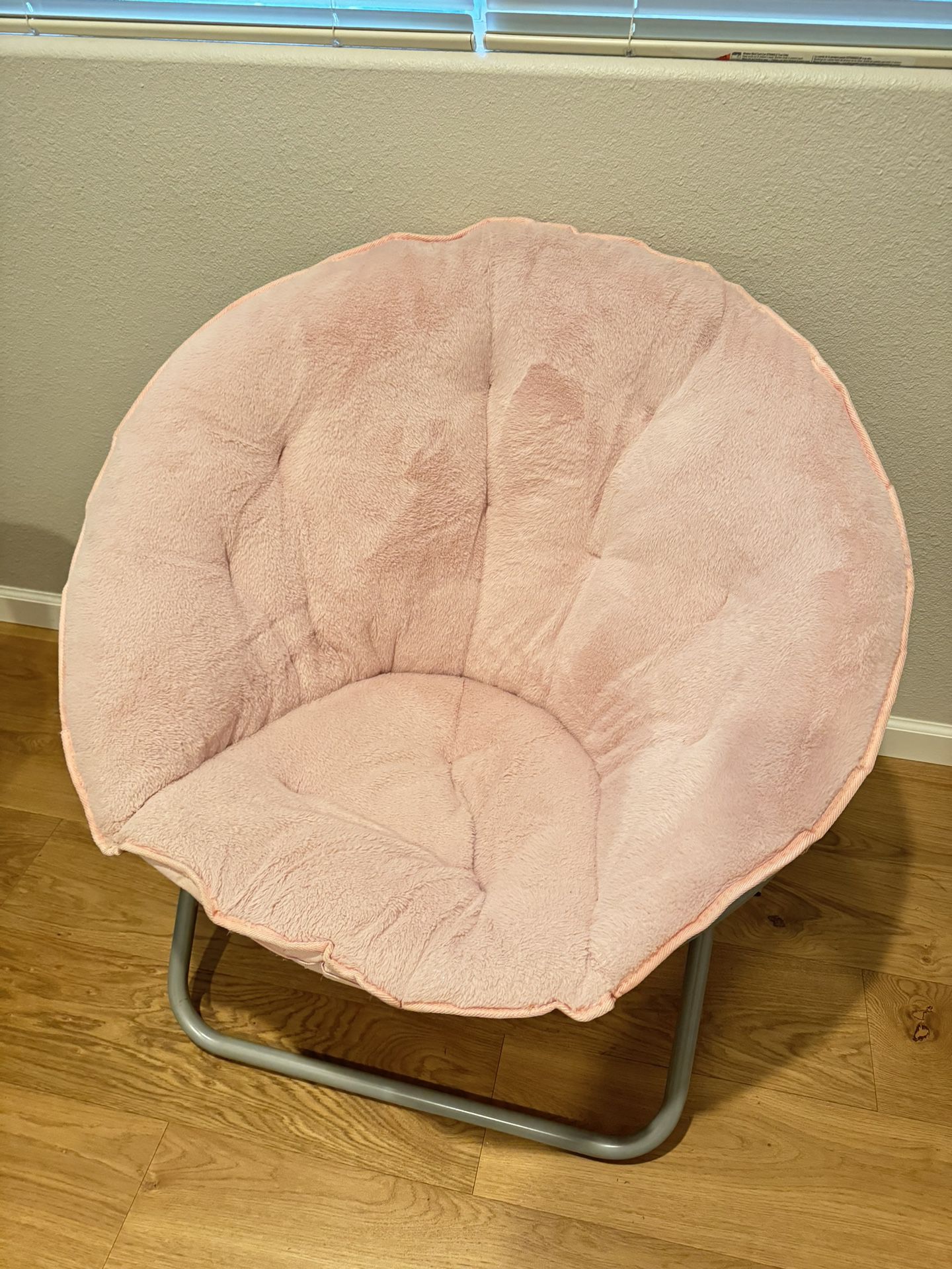 A Set of 2 Pink Oversized Saucer Chairs 
