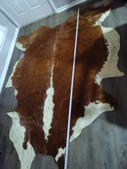 Authentic XL Cowhide Rug - 8ft Long (3.92 m2) -Genuine Branding
