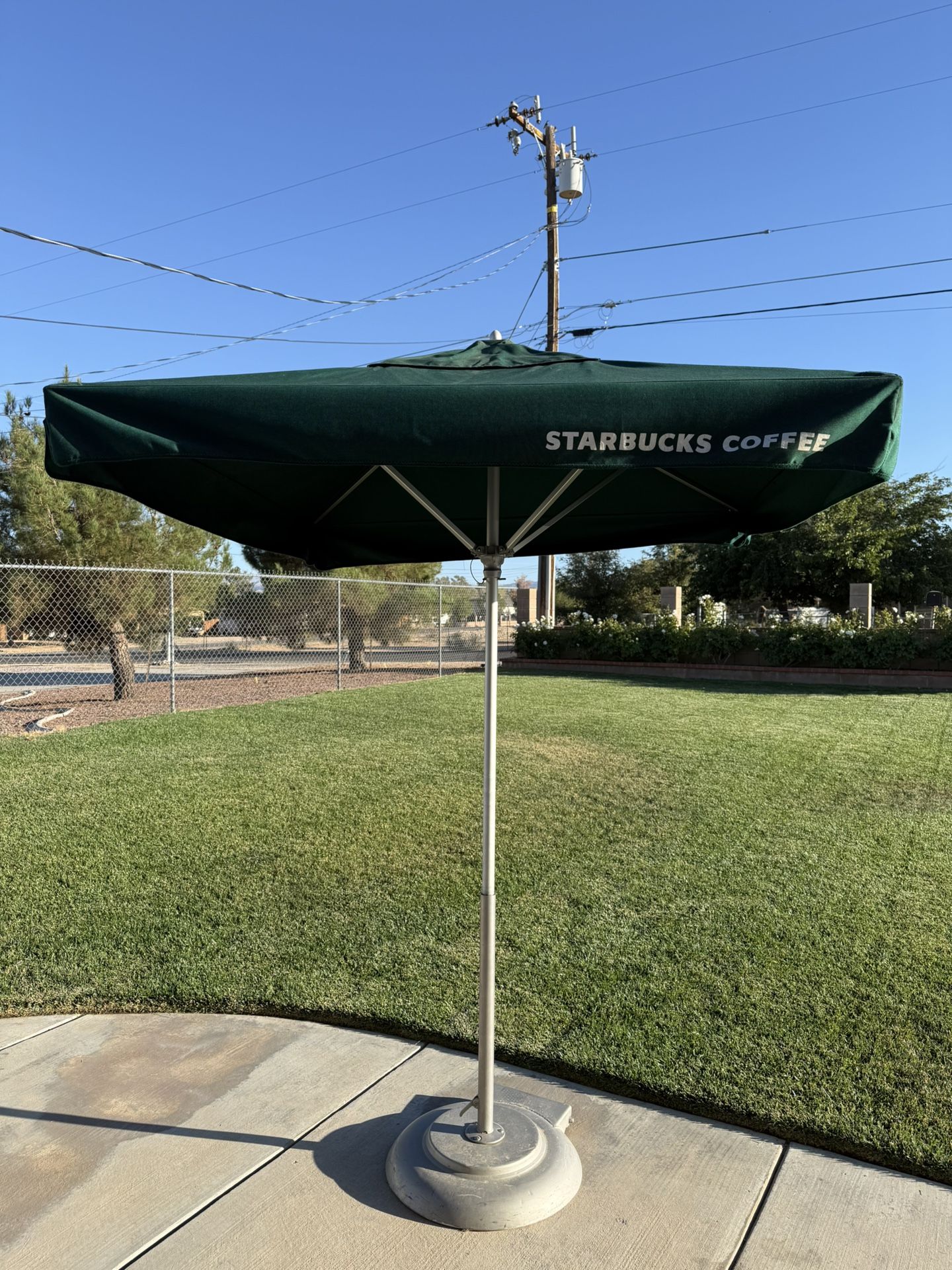 Outdoor Starbucks Umbrella With Base