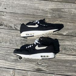 Nike Air Max 1 “Black and White” Size 9.5