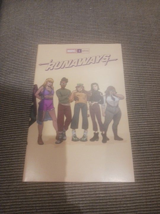 RUNAWAYS #1 (OF 5) ELENA CASAGRANDE WRAPAROUND VARIANT MARVEL JUNE 2025
