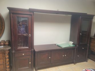 Large lighted entertainment center