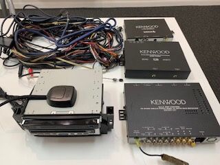 Kenwood Excelon KVT-911 DVD cd/dvd receiver- tv tuner - 6.5” monitor satellite surround sound car stereo