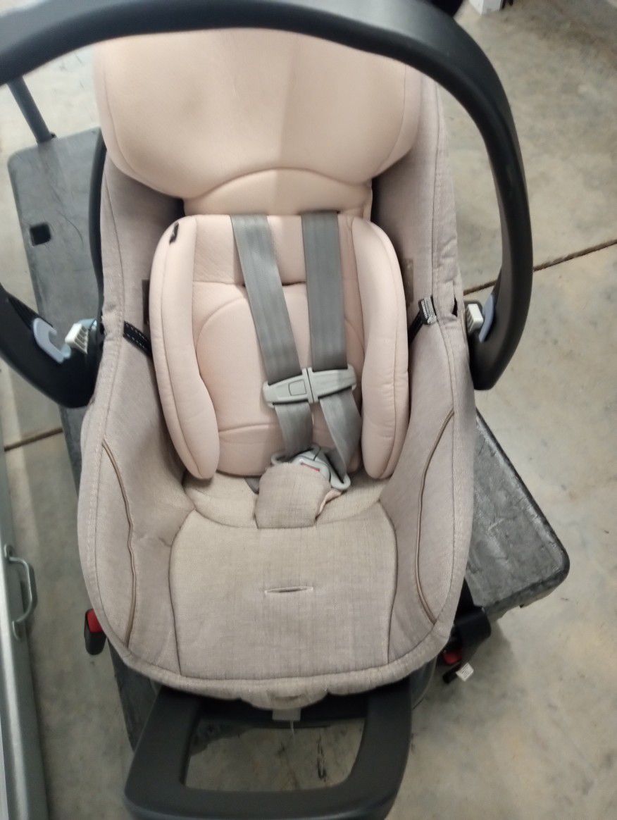 BABY CAT SEAT WITH BASE 
