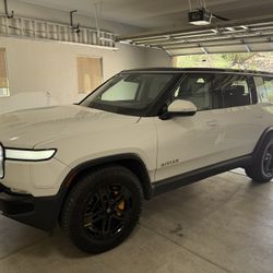 MUST SELL! Rivian R1S Adventure Package