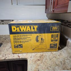 DEWALT 20V MAX Cordless 7-1/4 in. Sliding Miter Saw with (1) 20V Battery 4.0Ah and charger 