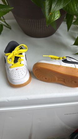 Kid sneakers