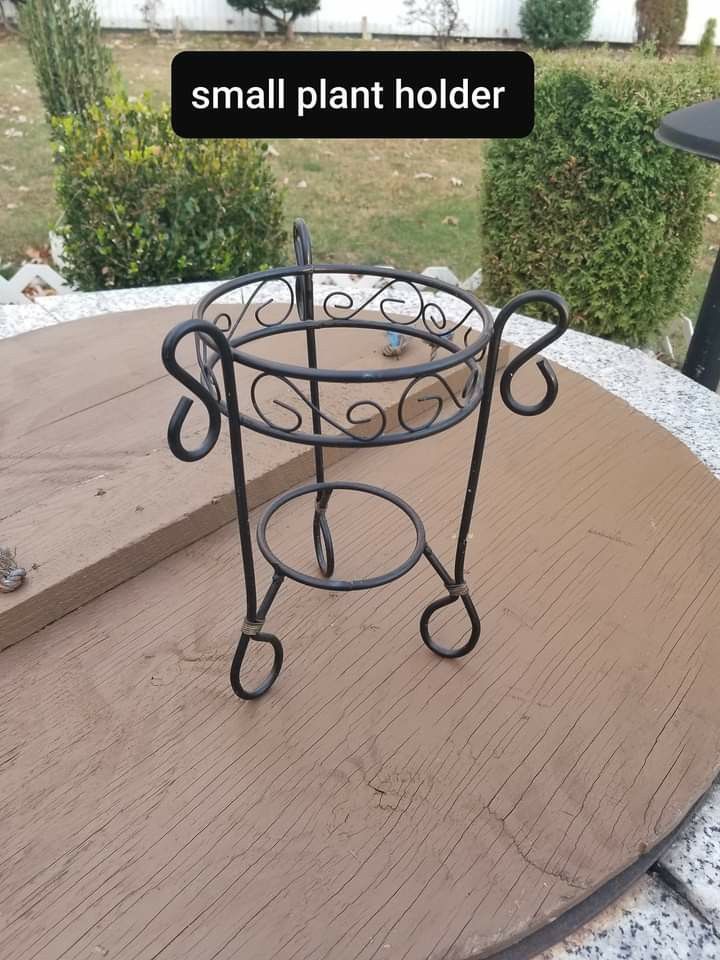 Small plant holder