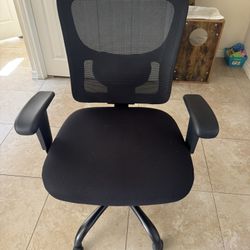 Mesh Office Chair w/ Arms – Rolling Desk Chair 