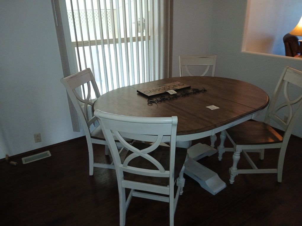 Dining Room Table With Leaf And 4 Chairs