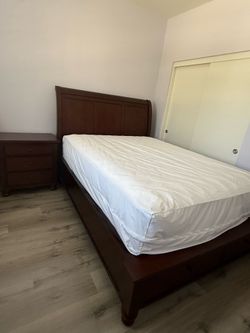 Aireloom mattress Queen size