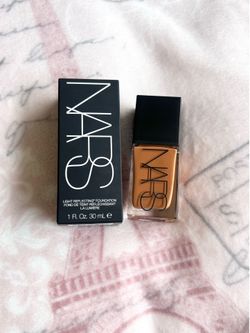 NARS Light Reflecting Foundation