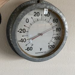 Indoor/outdoor Thermometer