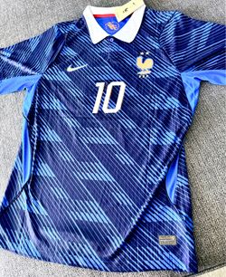 🇫🇷 France Mbappe Jersey⚽️Size L-XL in stock✅Message me if interested⚽️