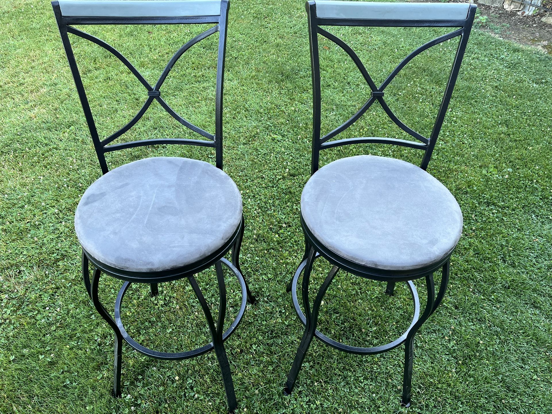 Swivel Bar Stools