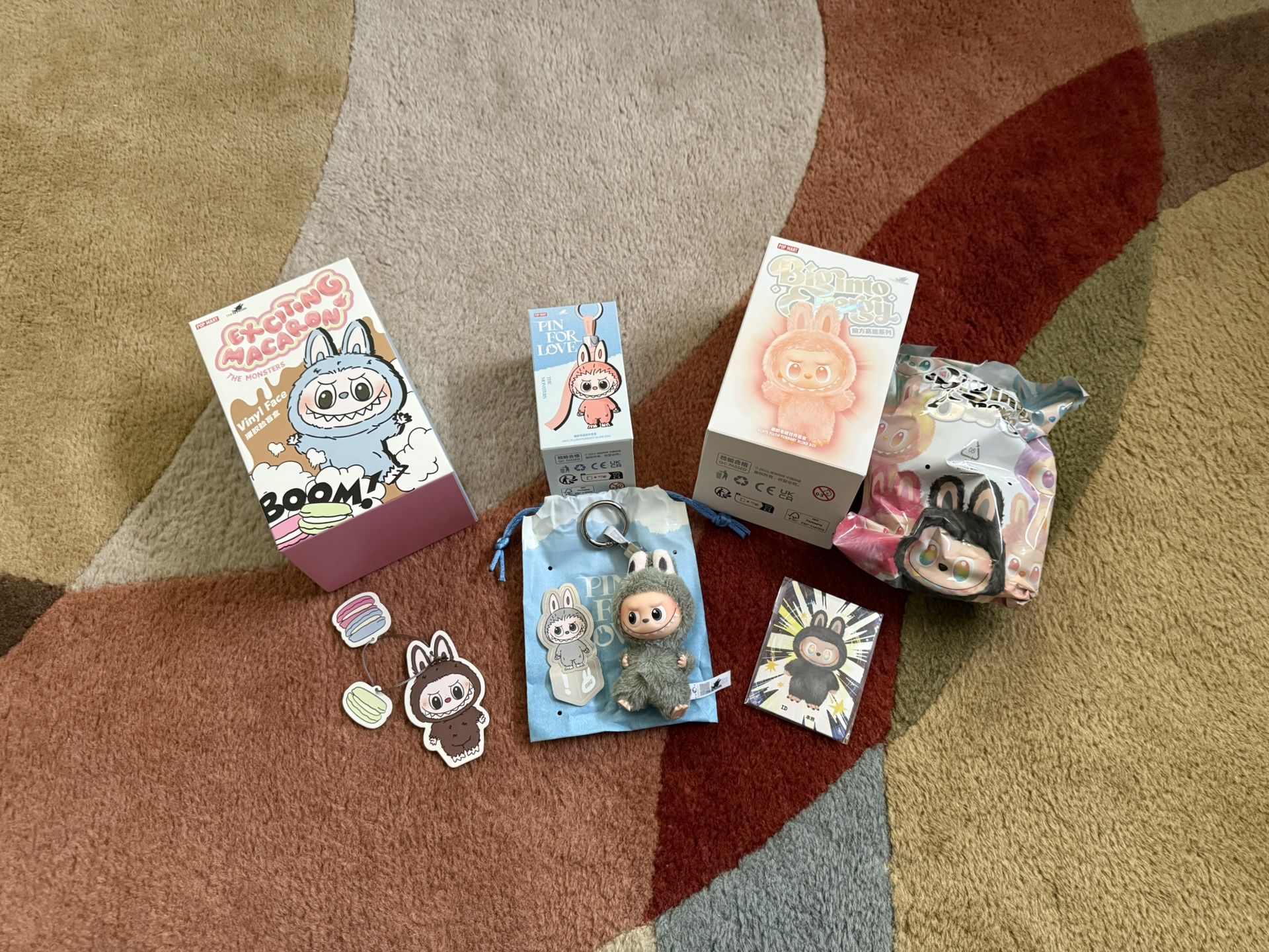 Labubu Secret ID Chestnut Cocoa ! Big into Energy Exciting Macaron Pin for Love Brand New