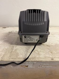 AquaMiracle TP-60 Pond Aerator / Air Pump — $40