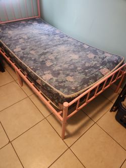 Kids twin bed