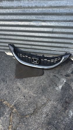 2013 to 2015 Honda civic grille OEM Good condition