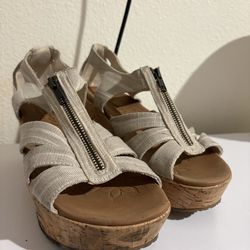 casual heels (SIZE 9)