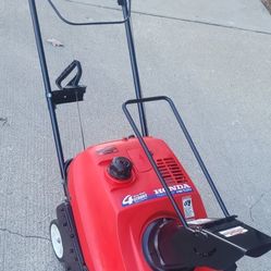  Honda HS520 4 Stroke 20 Inch Power House  Snow Blower 