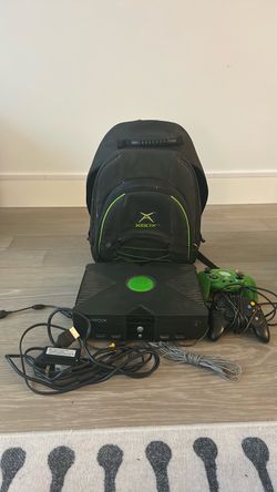 Original Xbox Bundle – 2 Controllers + Backpack + Cables