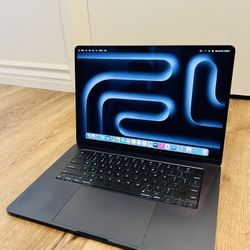 Macbook air 15 inch M3 Chip 8Gb Memory 512Gb Storage 