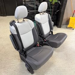 BRAND NEW LEATHER BUCKET SEATS WITH SEATBELTS 