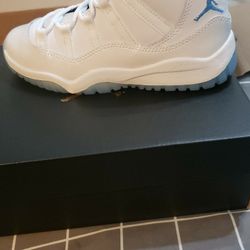 Jordan 11 Legend Blue Size 1y