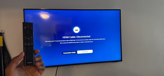 Samsung 43” Crystal UHD 4K Smart TV (UN43AU8000) + Remote – Excellent Condition