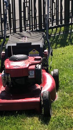 Craftsman self-propelled gas lawnmower
