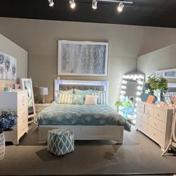 White King Bedroom Set