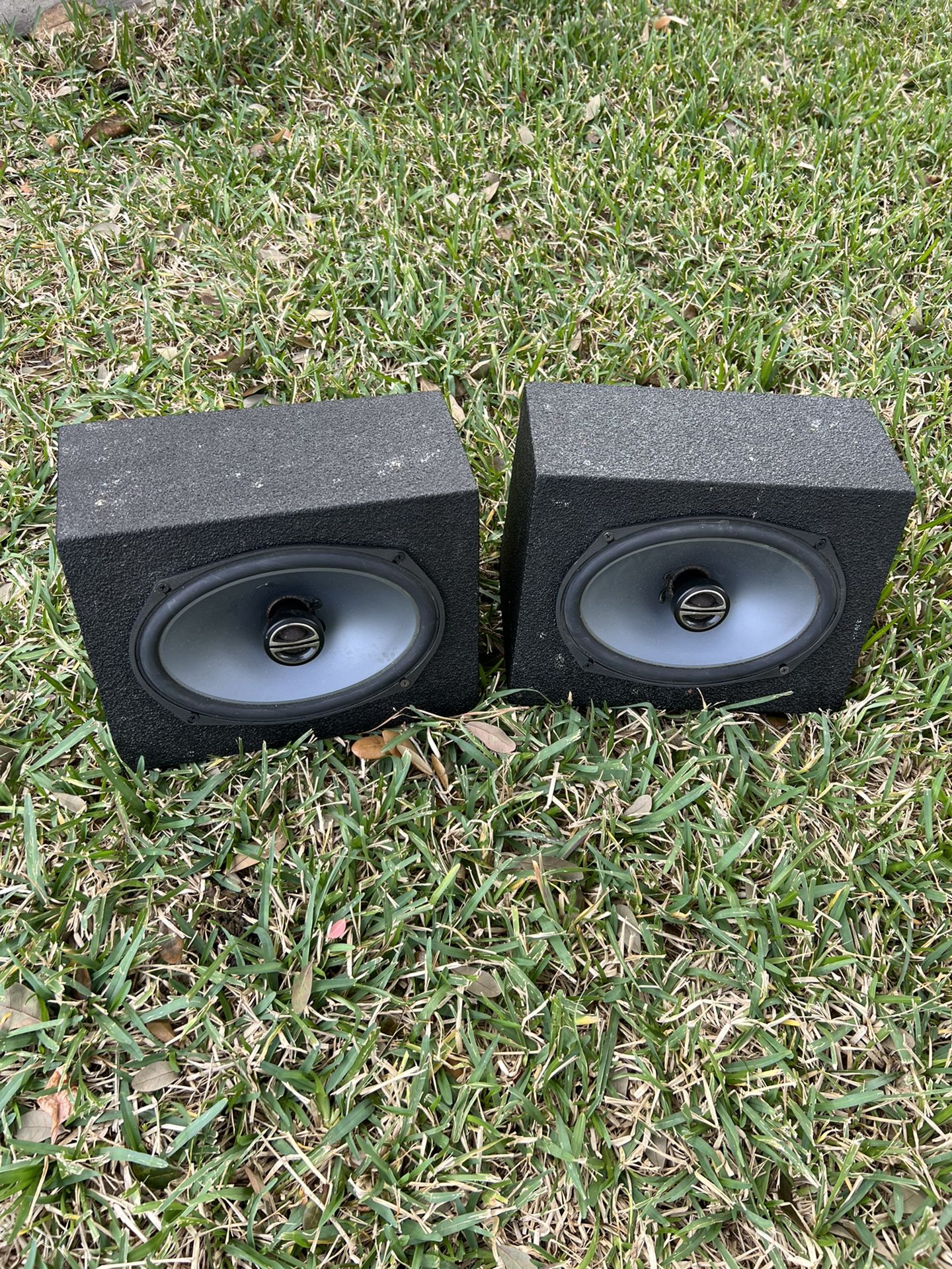 6x9s Alpine Speakers With Pro Box 