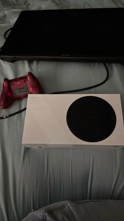 Xbox series s  with monitor and controller
