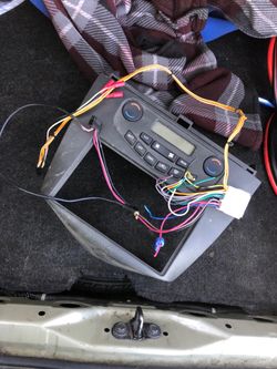 2006 Honda accord aftermarket bracket And harness included for double den radio