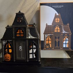 Bath N Body New Slatkin & Co Haunted House $15