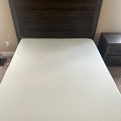 Queen bed - 3 piece set 