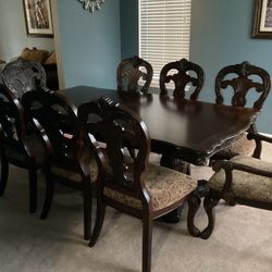 Solid Wood Dining Table Set - Like New - Includes 8 Chairs