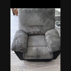 Sofá And Recliner 