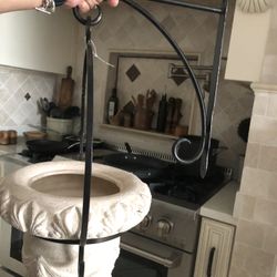 Bombay Rod Iron Plant Holder