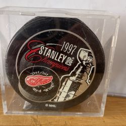 1997 Stanley Cup Champions Puck 