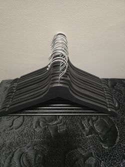 Hanger black