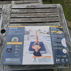 Intex 10 In. Twin Deluxe Single-High Airbed Dura-Beam Standard Series Beige