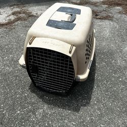 Animal carrying crate