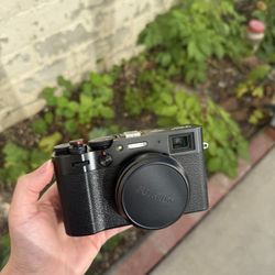 Fujifilm X100V