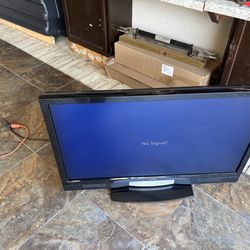 46inch  smart  tv  Vizio with remote works great  45 cash Roseville to pickup