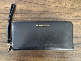 Used Michael Kors Jet Set Travel Large Continental Wallet Black