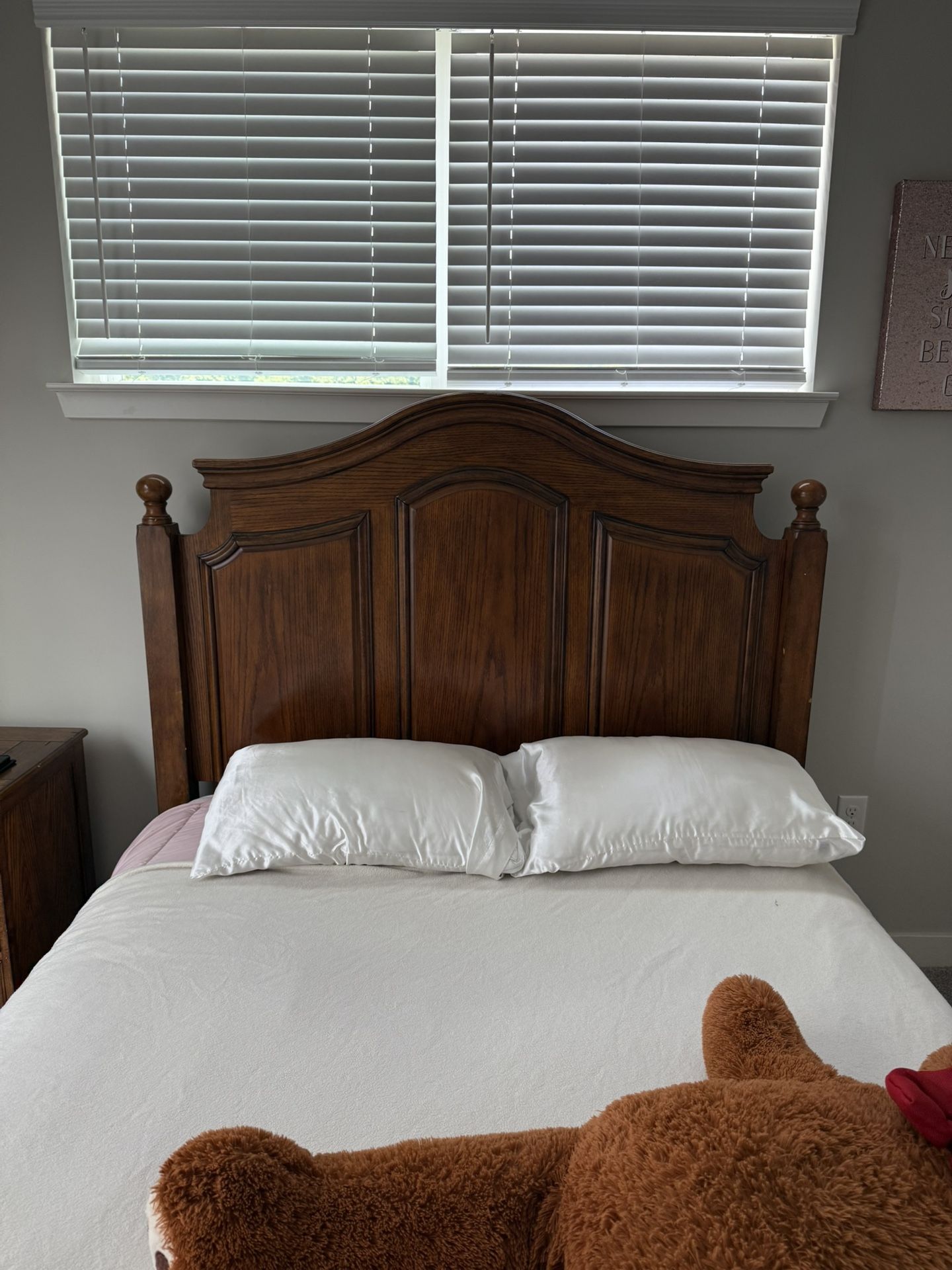 Queen Bed Set