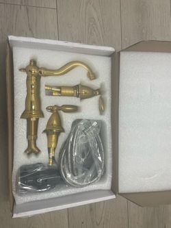 2 Handles 3 Holes Faucet Widespread Bathroom Sink Faucet Basin Tap Mixer Supply Hose Included Matching Pop Up Drain Polished Gold